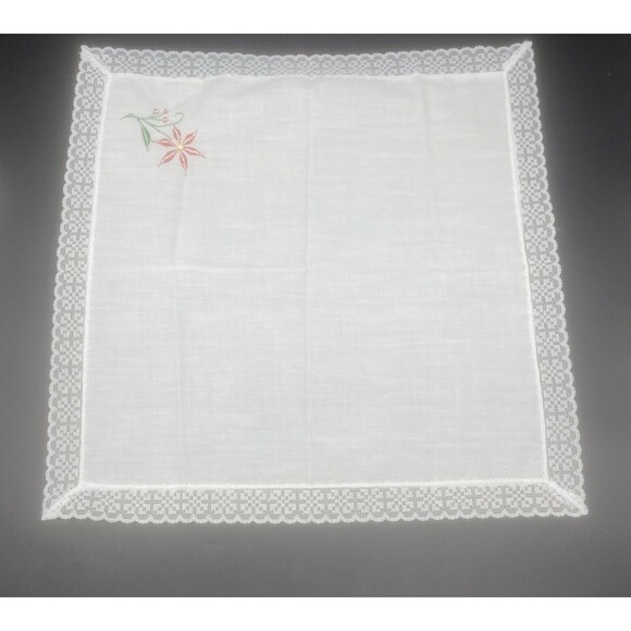 VTG Homemade White Cotton Napkins W/ Red & Green Flower & Lace Edge 16.5” -4 PC - Picture 4 of 10